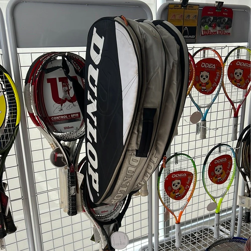 CLEARANCE SALE Dunlop Tennis 6 Pack Racket Bag (Clearance)