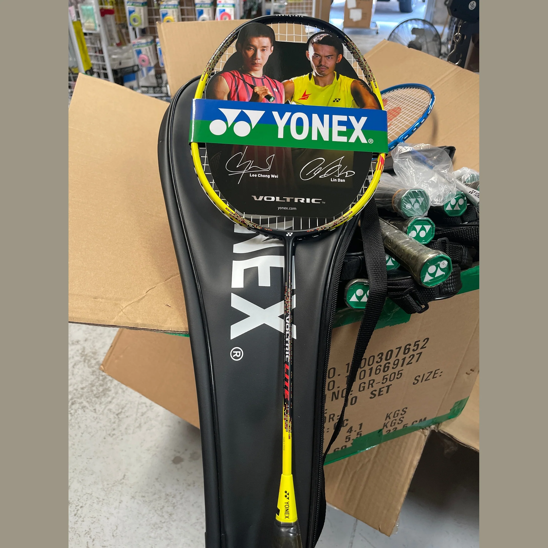 YONEX VOLTRIC LITE BLACK/YELLOW BADMINTON RACKET 20VTLTGE - Image 3