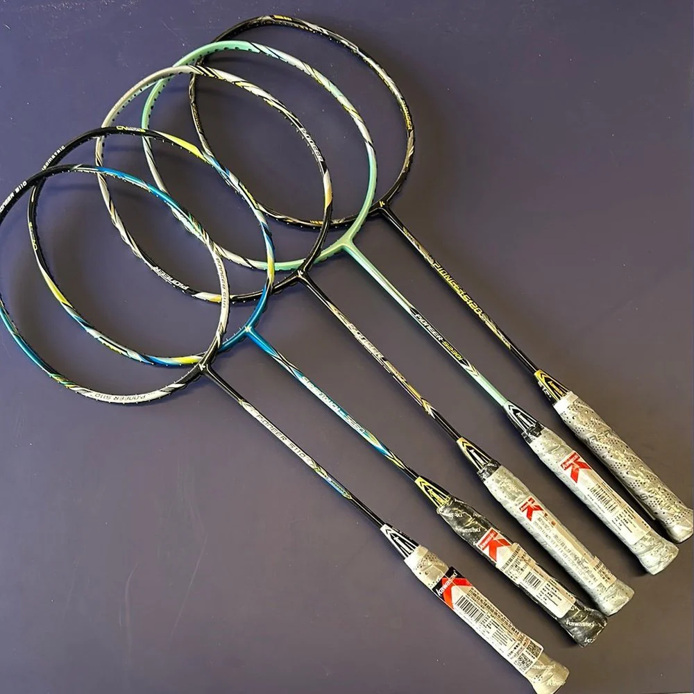 CLEARANCE SALE Kawasaki Carbon Fiber Badminton Racket (clearance model, can be strung up to 28lbs)Including strings
