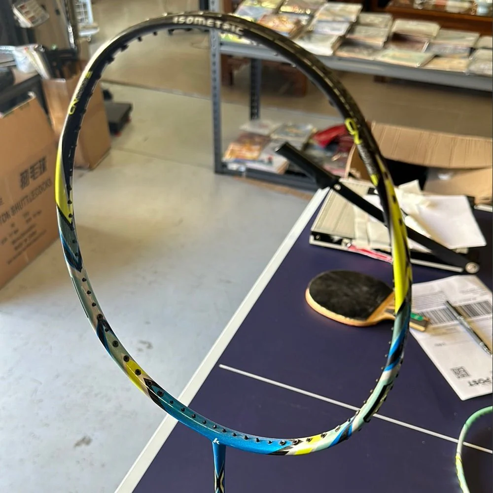 CLEARANCE SALE Kawasaki Carbon Fiber Badminton Racket (clearance model, can be strung up to 28lbs)Including strings - Image 9