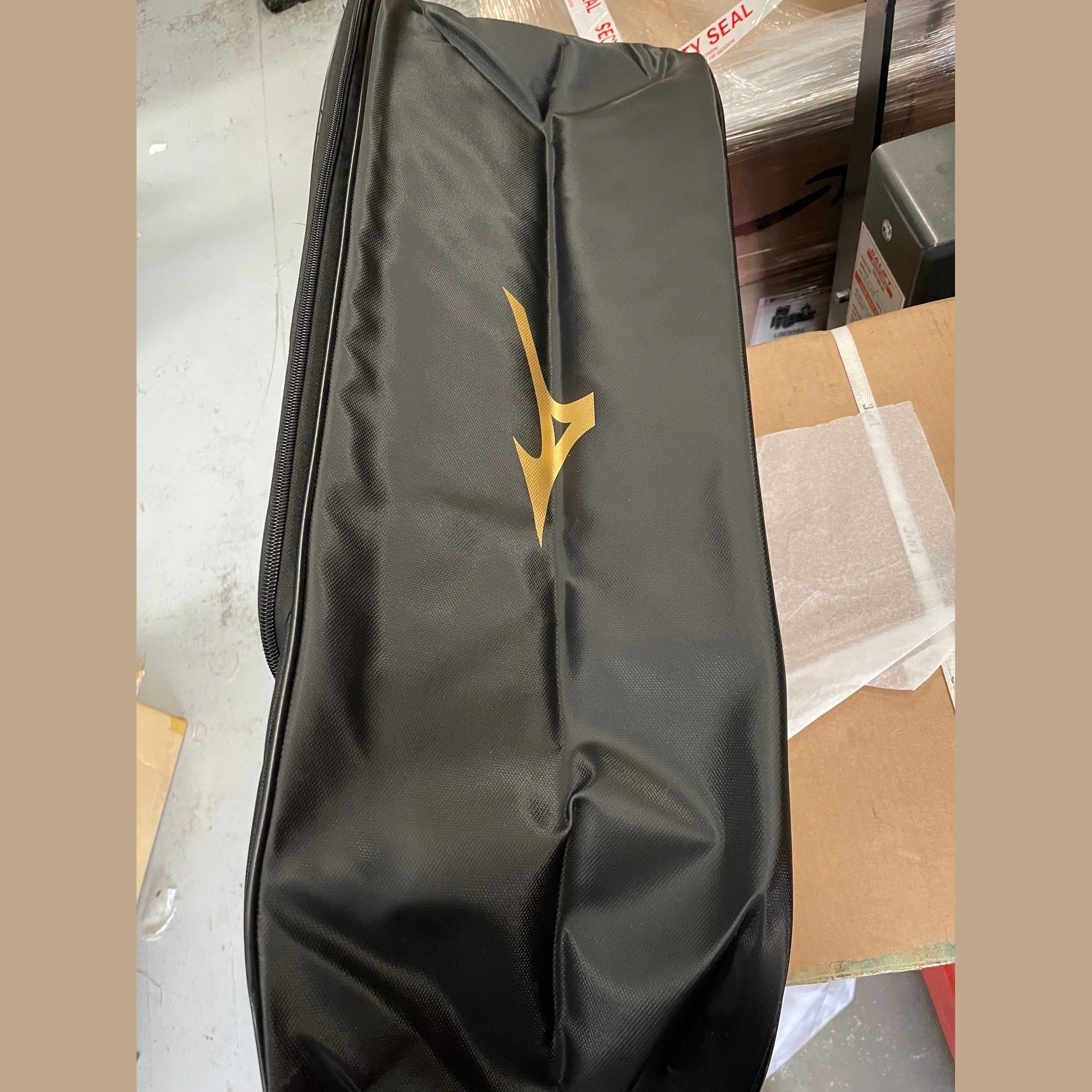 Mizuno BADMINTON RACKET BAG C3CY43Z2 (74*24*26CM) - Image 11