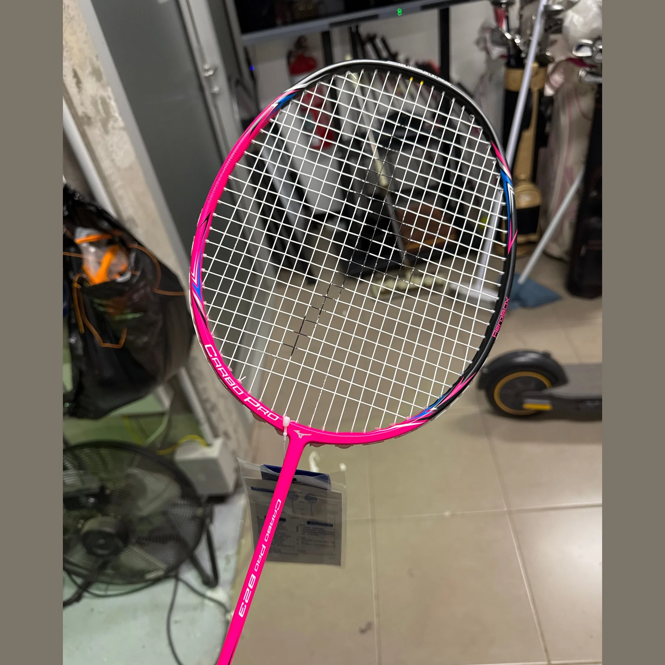 MIZUNO Carbo Pro 823 Badminton Racket (73TTB18230)