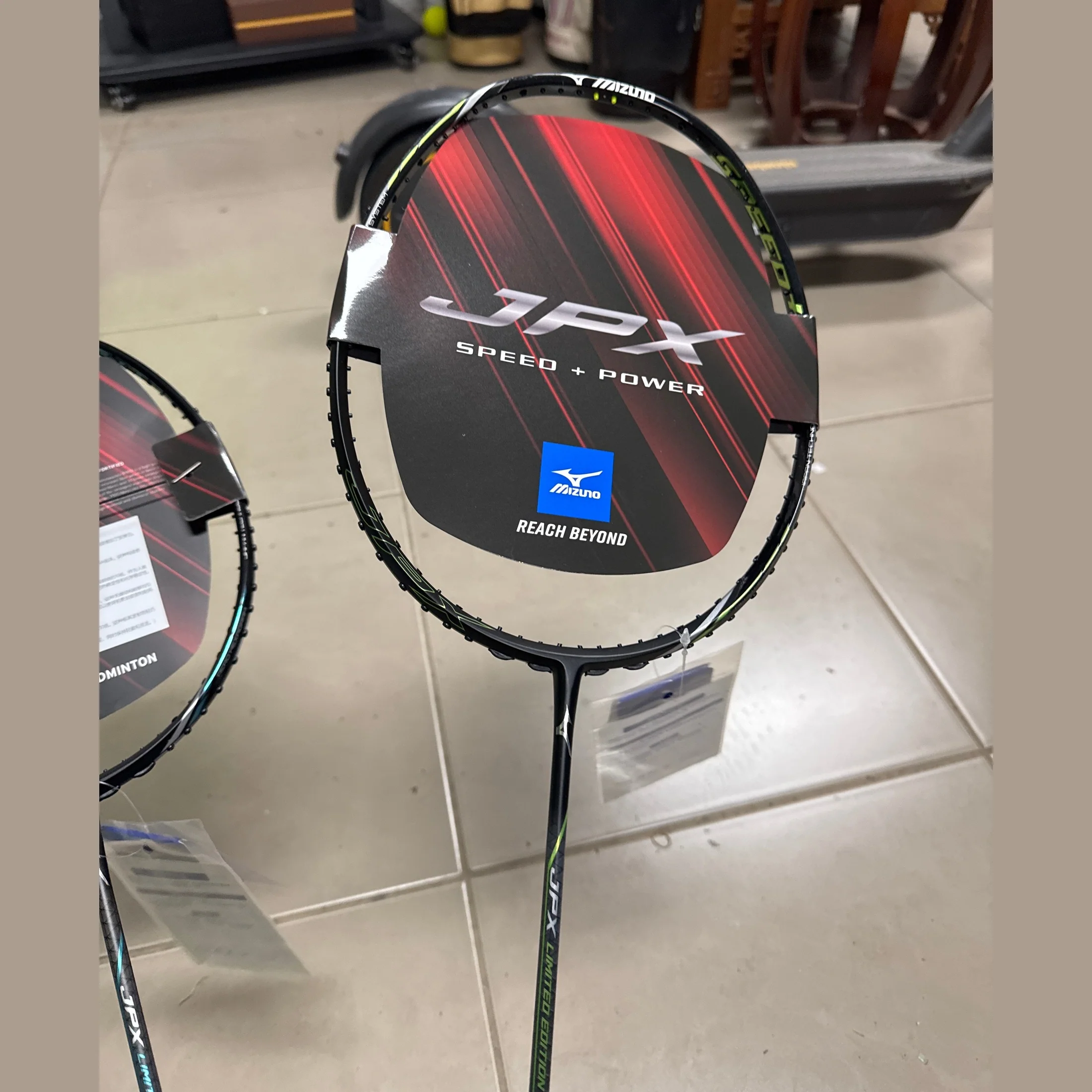 Mizuno JPX Limited Edition Attack/Speed Badminton Racket - Image 4