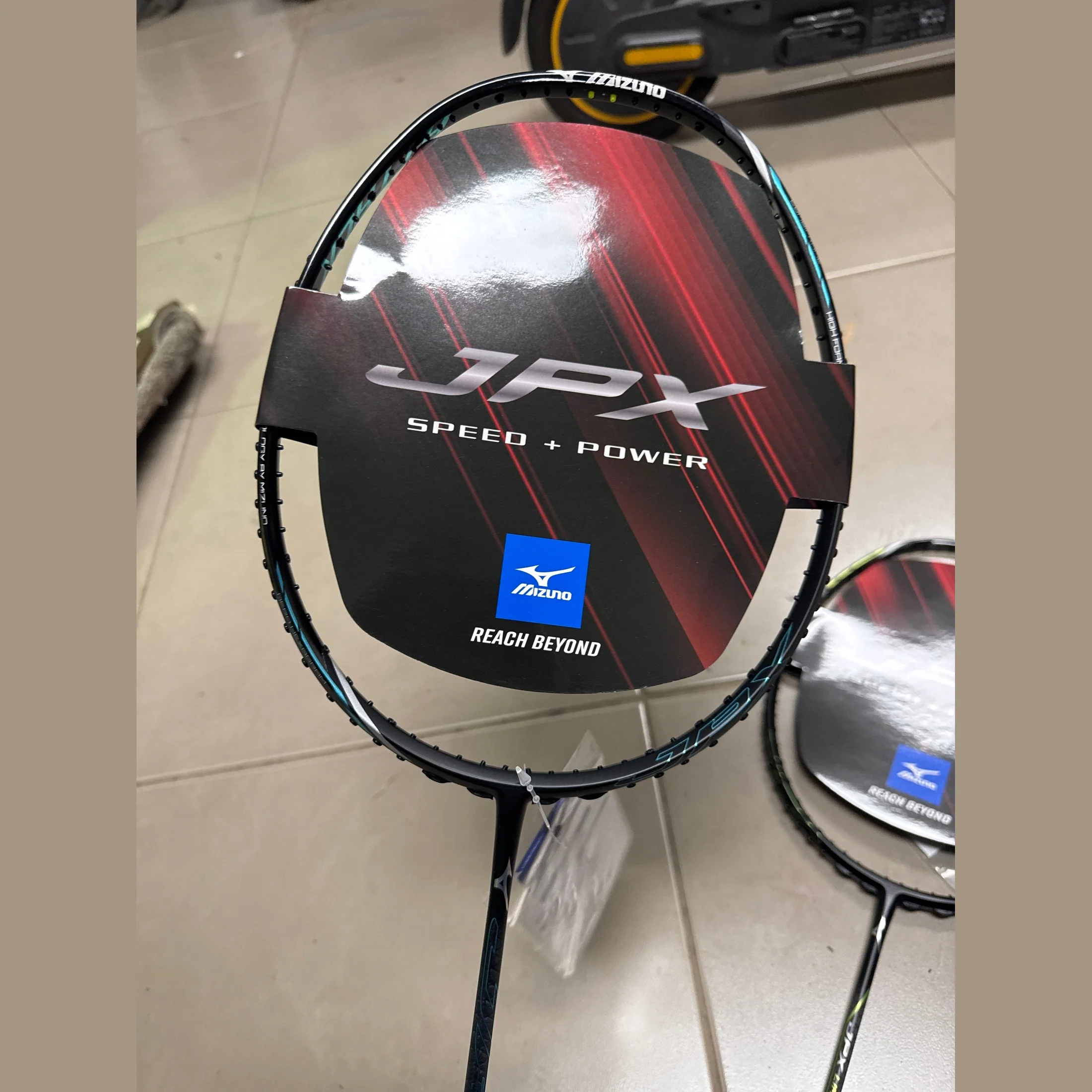 Mizuno JPX Limited Edition Attack/Speed Badminton Racket - Image 5