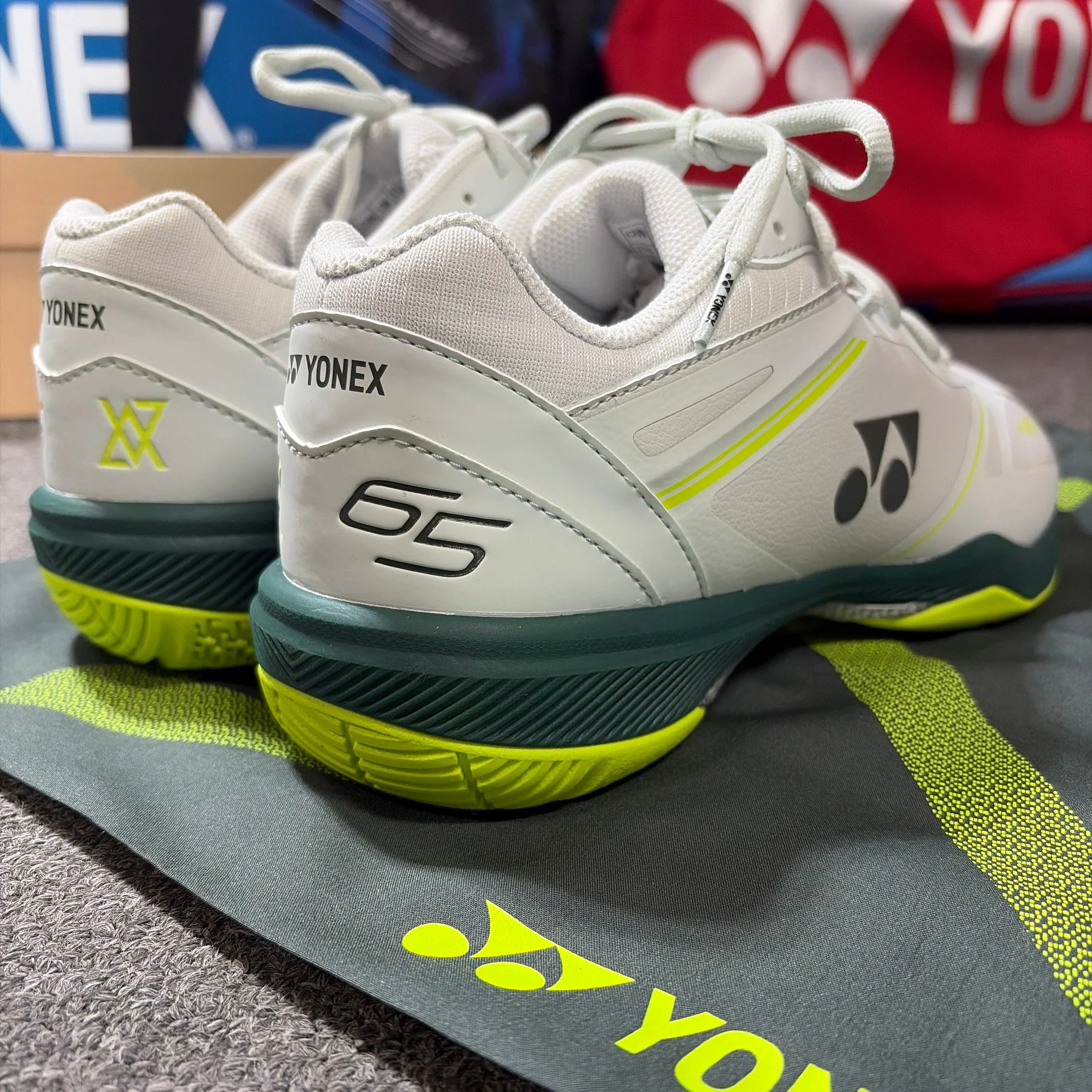 YONEX Badminton Shoes 65 Z VA WIDE Power Cushion Grayish Beige SHBVAZWEX - Image 4