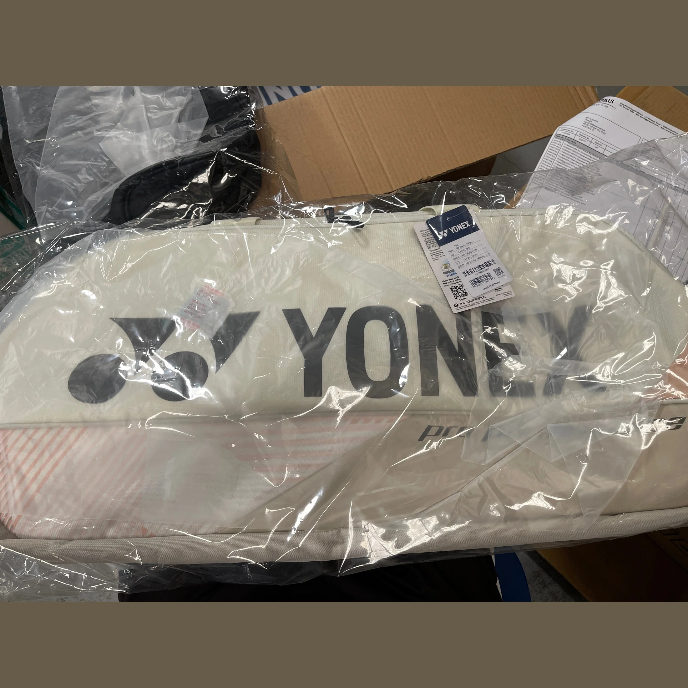 YONEX BA92431WEX Pro Tournament Bag 92431 Badminton Bag - Red - Image 4
